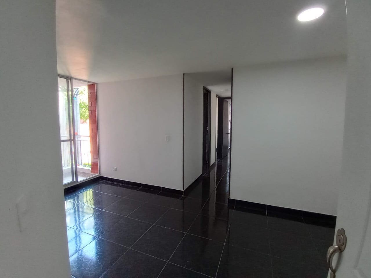 SE VENDE APARTAMENTO - GRAN OPORTUNIDAD DE INVERSION - Image 7